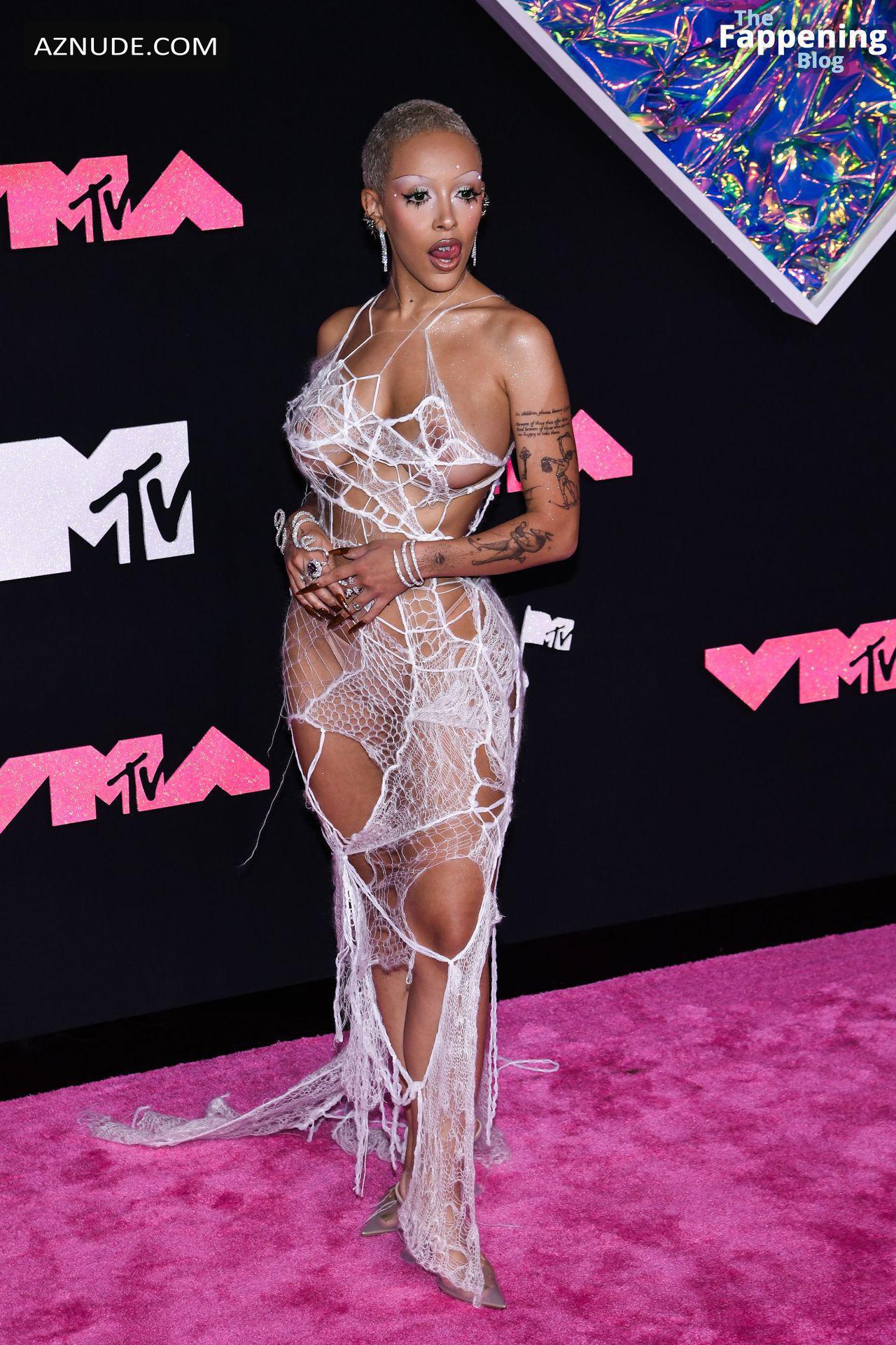 Doja Cat Flaunts Her Sexy Look At The Mtv Video Music Awards Aznude