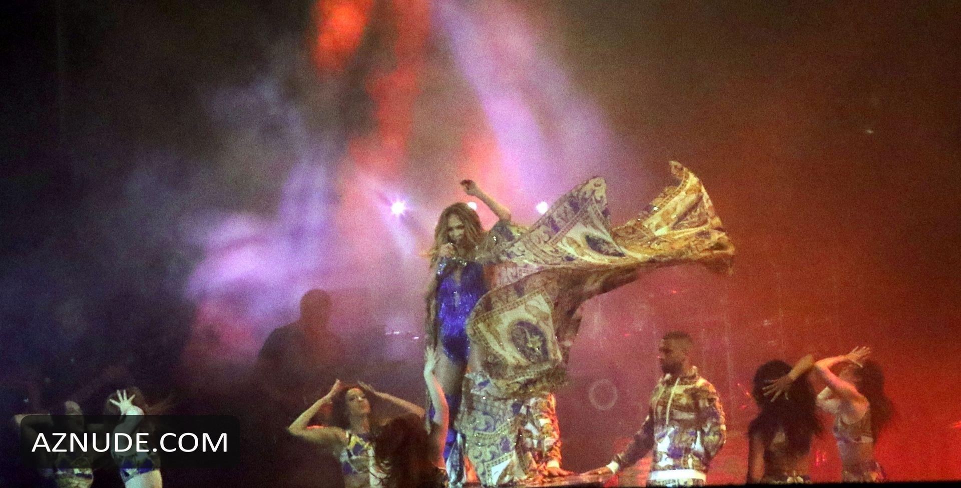 Jennifer Lopez Wows The Crowd During Her European Performance In