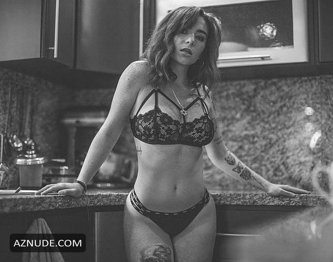 Melanie Mauriello Nude And Sexy Photos Collection AZNude