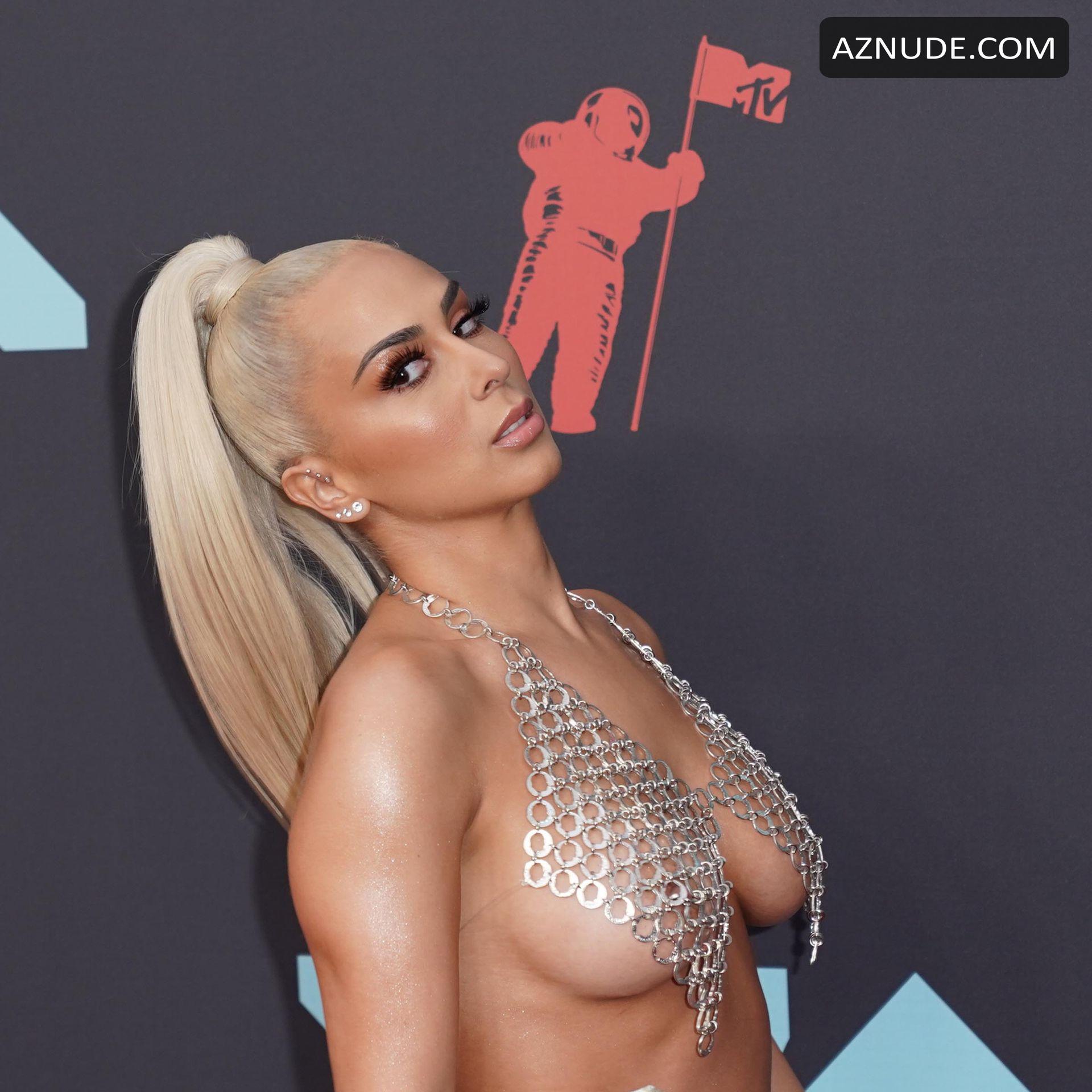 Veronica Vega Shows Off Her Tits At The Mtv Video Music Awards In