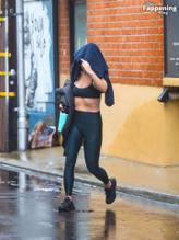 Olivia WildeSexy in Olivia Wilde Sexy Spotted Showing Off Her Fit Body While Leaving a Gym in Los Angeles 