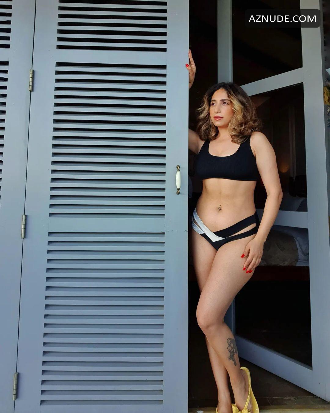 Neha bhasin nude