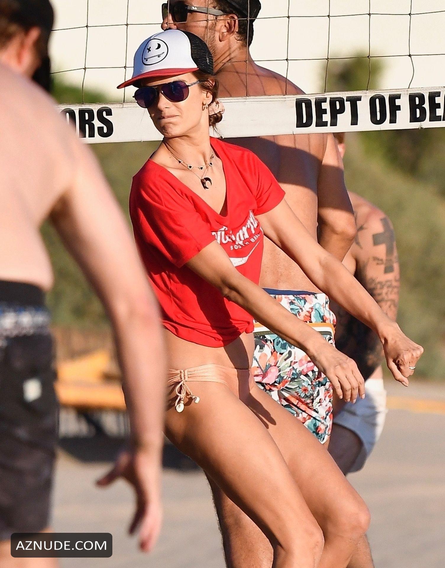 Alessandra Ambrosio Enjoys A Fun Day At The Santa Monica Beach Playing