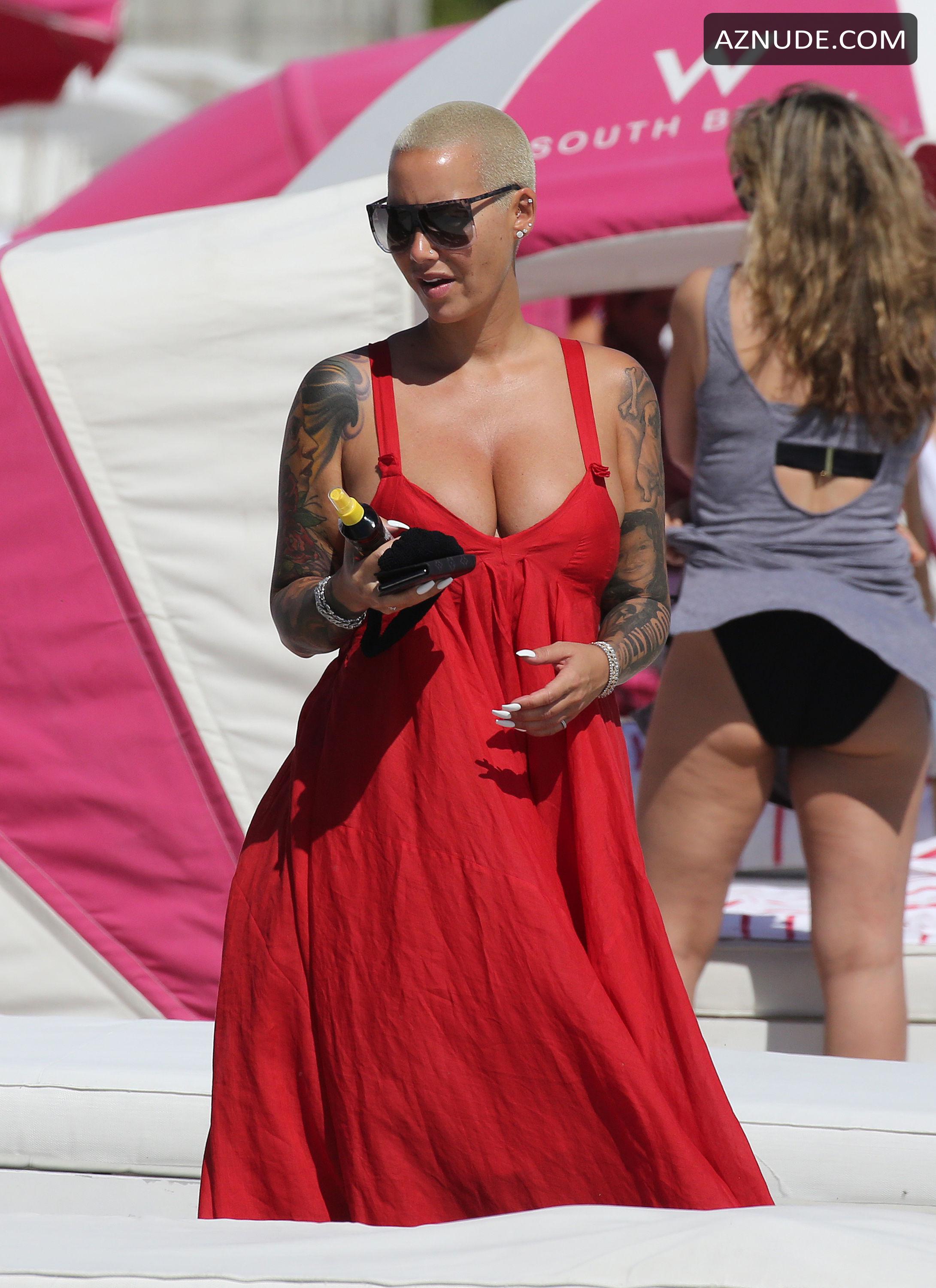 Amber Rose Nipple Slip