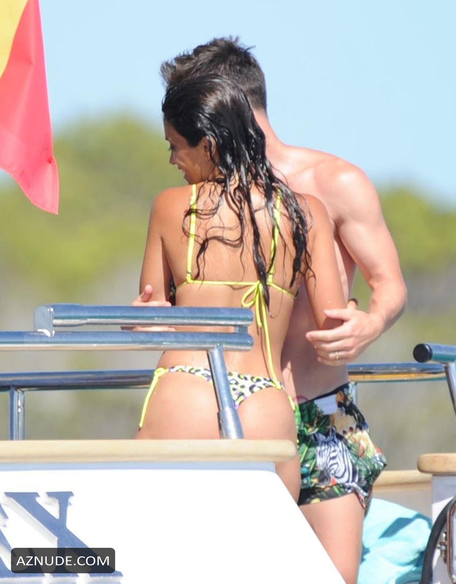 Antonela Roccuzzo And Lionel Messi On Board A Mega Yacht In Ibiza Aznude
