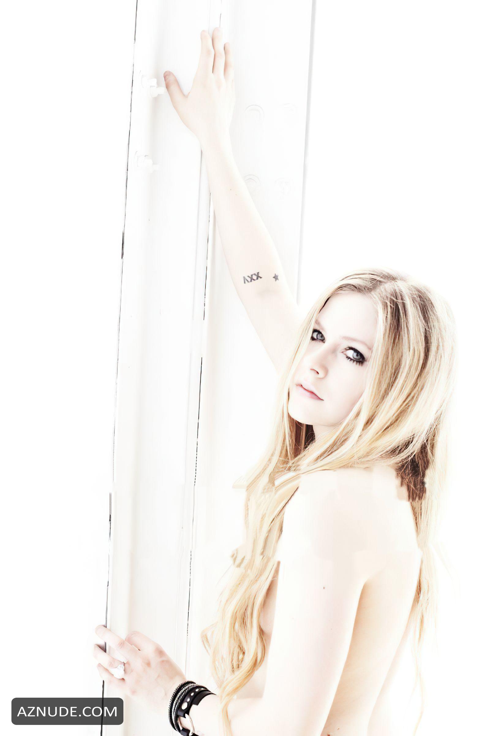 Avril Lavigne Nude And Sexy Photos From A Photoshoot By Mark Liddell 