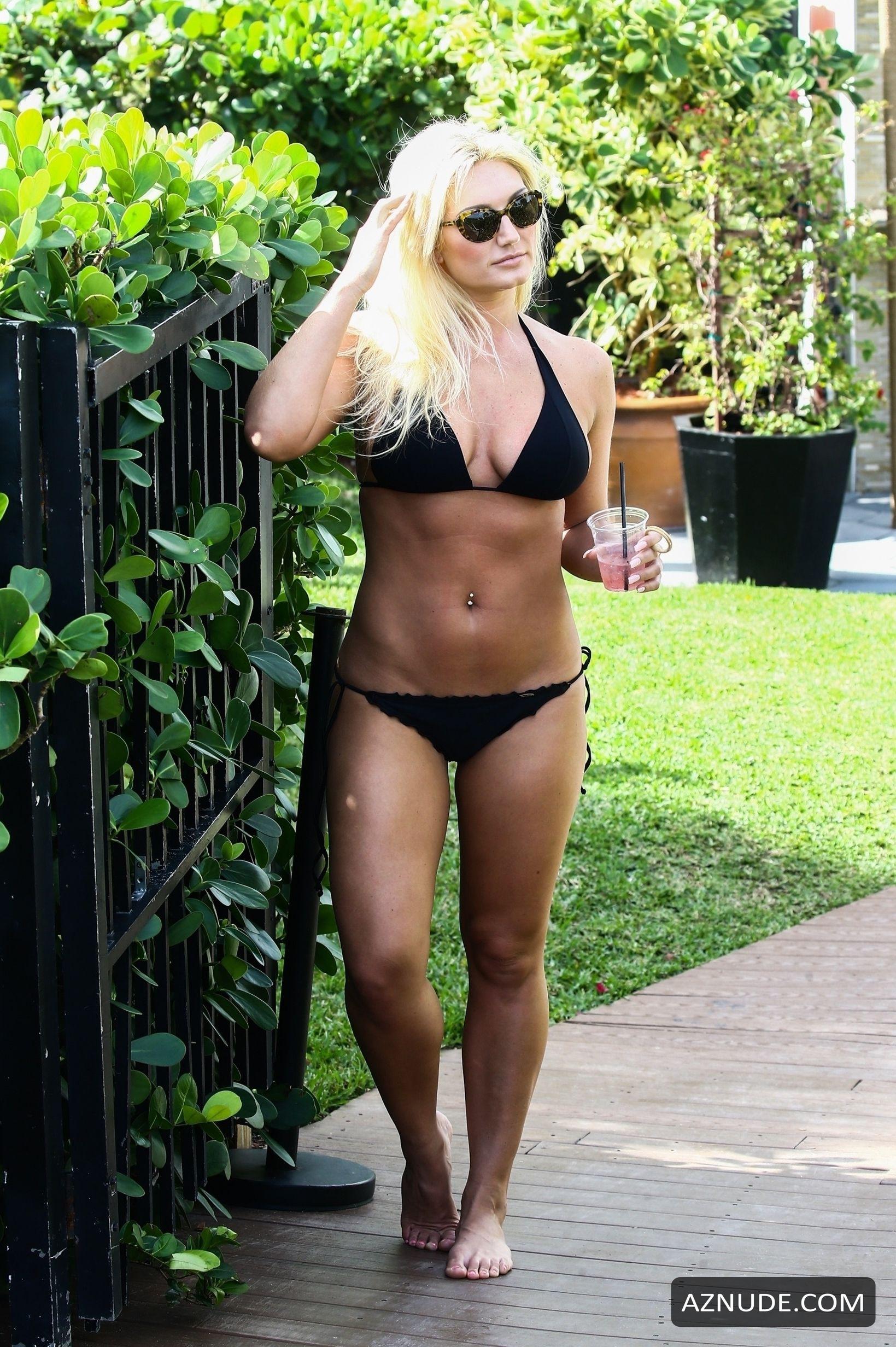 Brooke Hogan Fakes