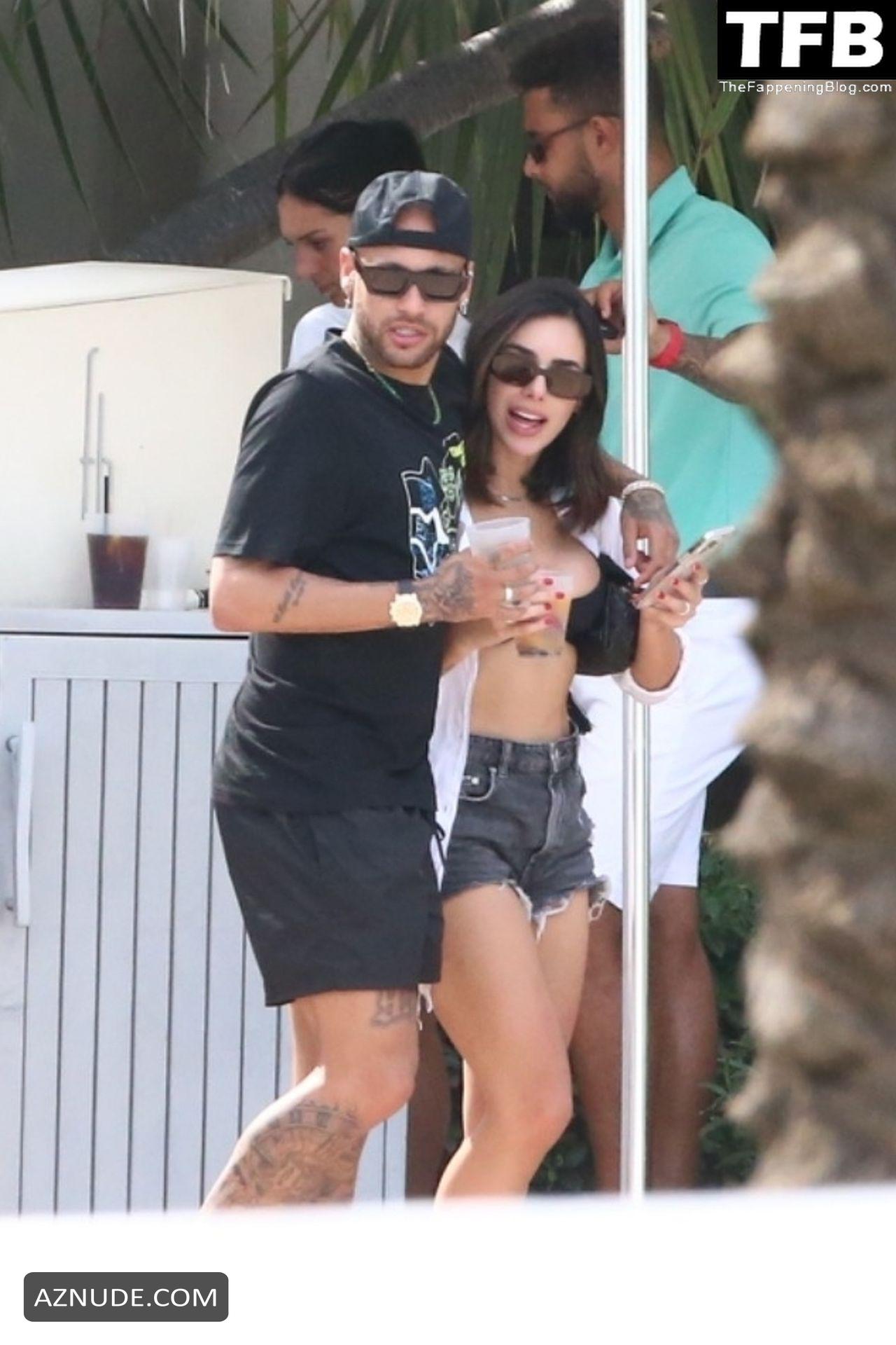 Bruna Marquezine Sexy Seen Flaunting Her Hot Figure Wearing Shorts In Miami  Beach With Neymar - AZNude