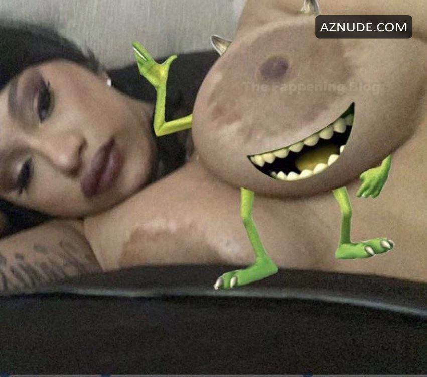 Cardi B Nude Boob Photo AZNude