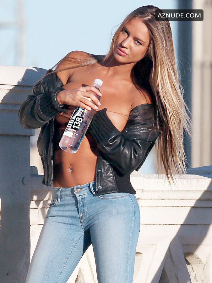 Charlie Riina Wardrobe Malfunction During A Photoshoot In La Aznude