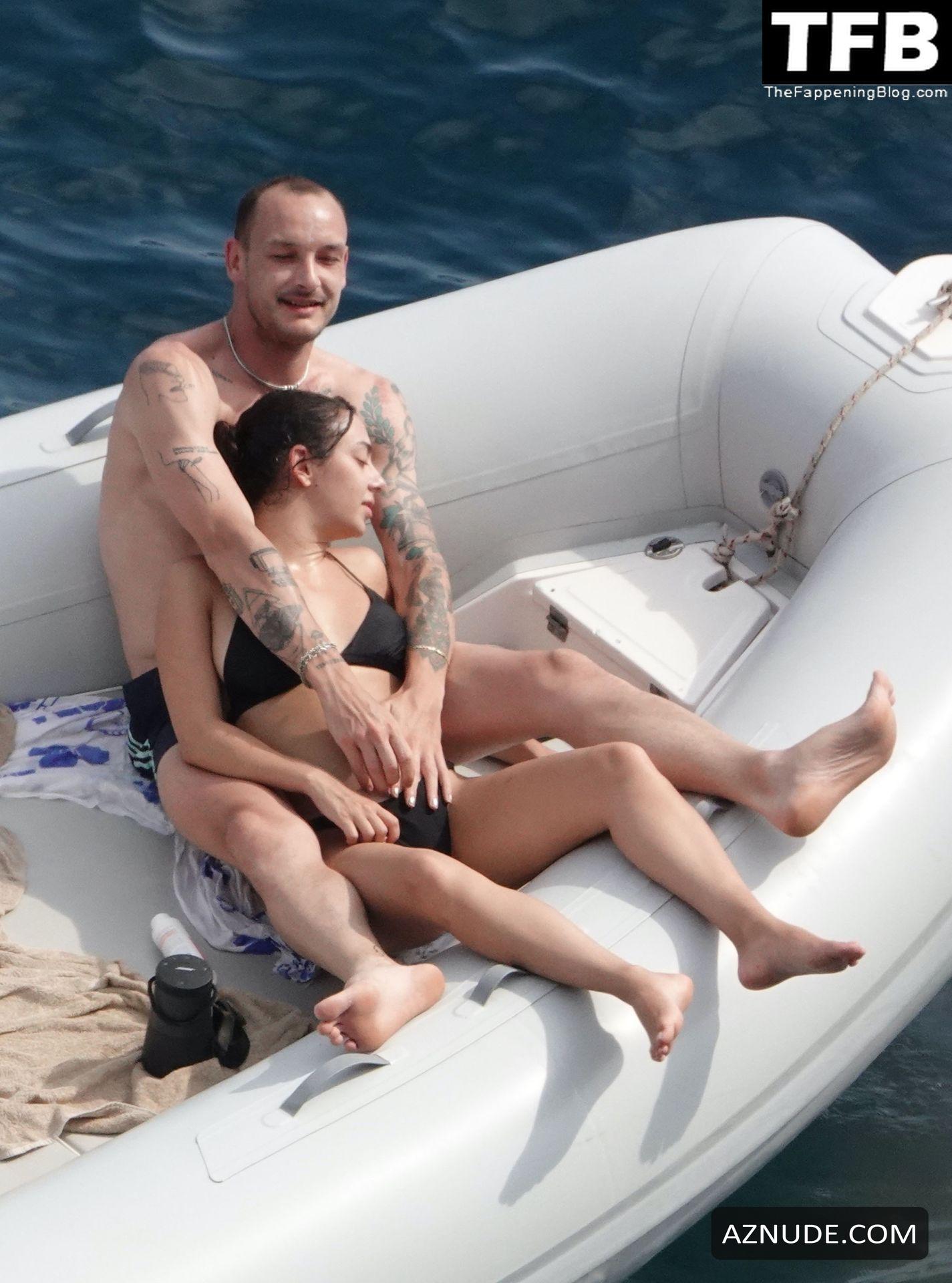 Charli Xcx Sexy Seen Showing Off Her Nude Tits On A Boat In Amalfi 
