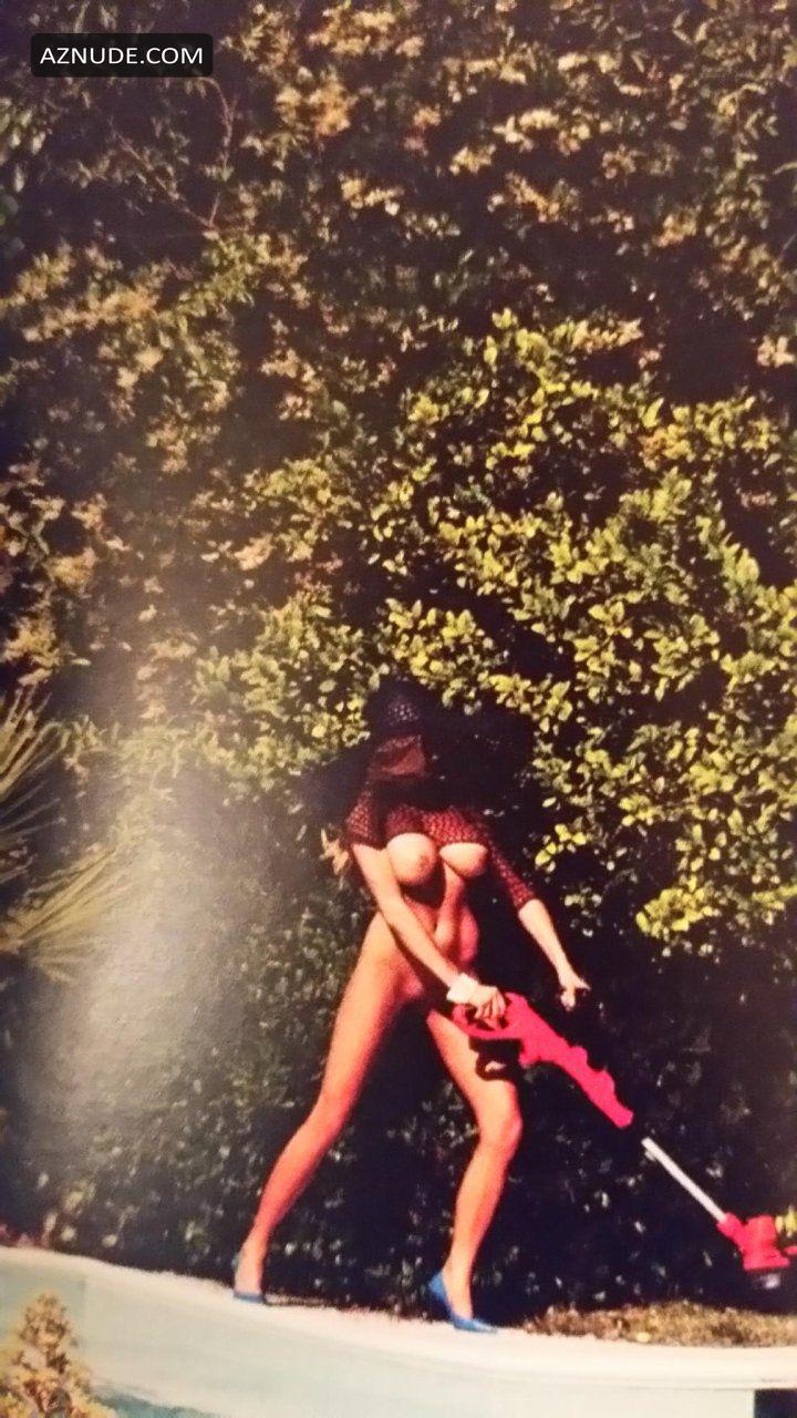 Charlotte Mckinney Nude And Hot 2019 Photo Collection Aznude 2000