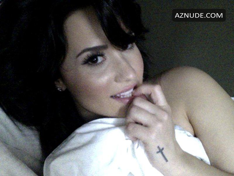 Demi Lovato Naked In Bed Aznude 