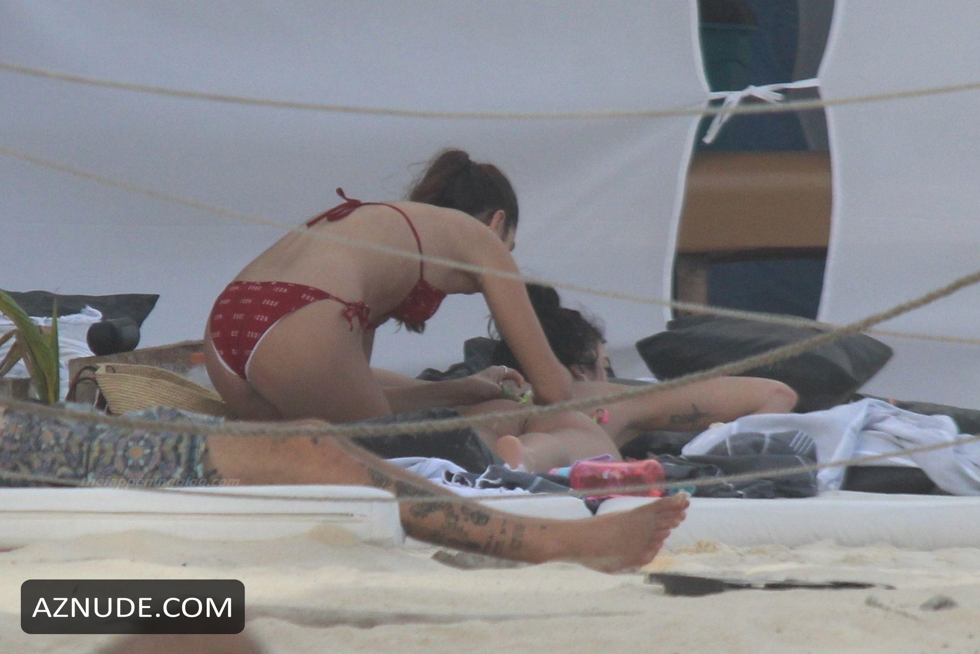 Dua Lipa Sexy with boyfriend Anwar Hadid and friends in Tulum, Mexico -  AZNude