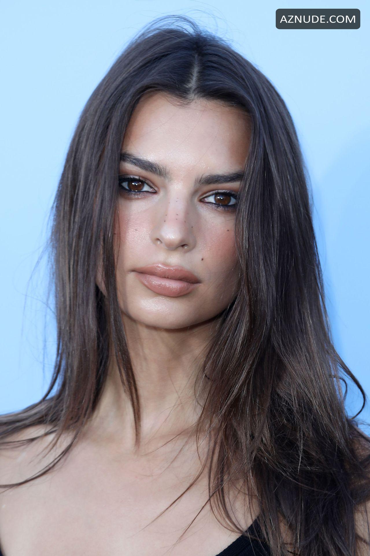 Emily Ratajkowski At The Latest Michael Kors Fashion Show During New York Fashion Week In New 