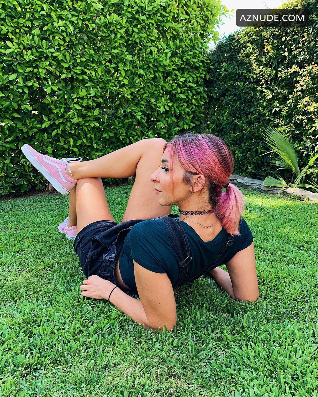 Gabbie Hanna Booty