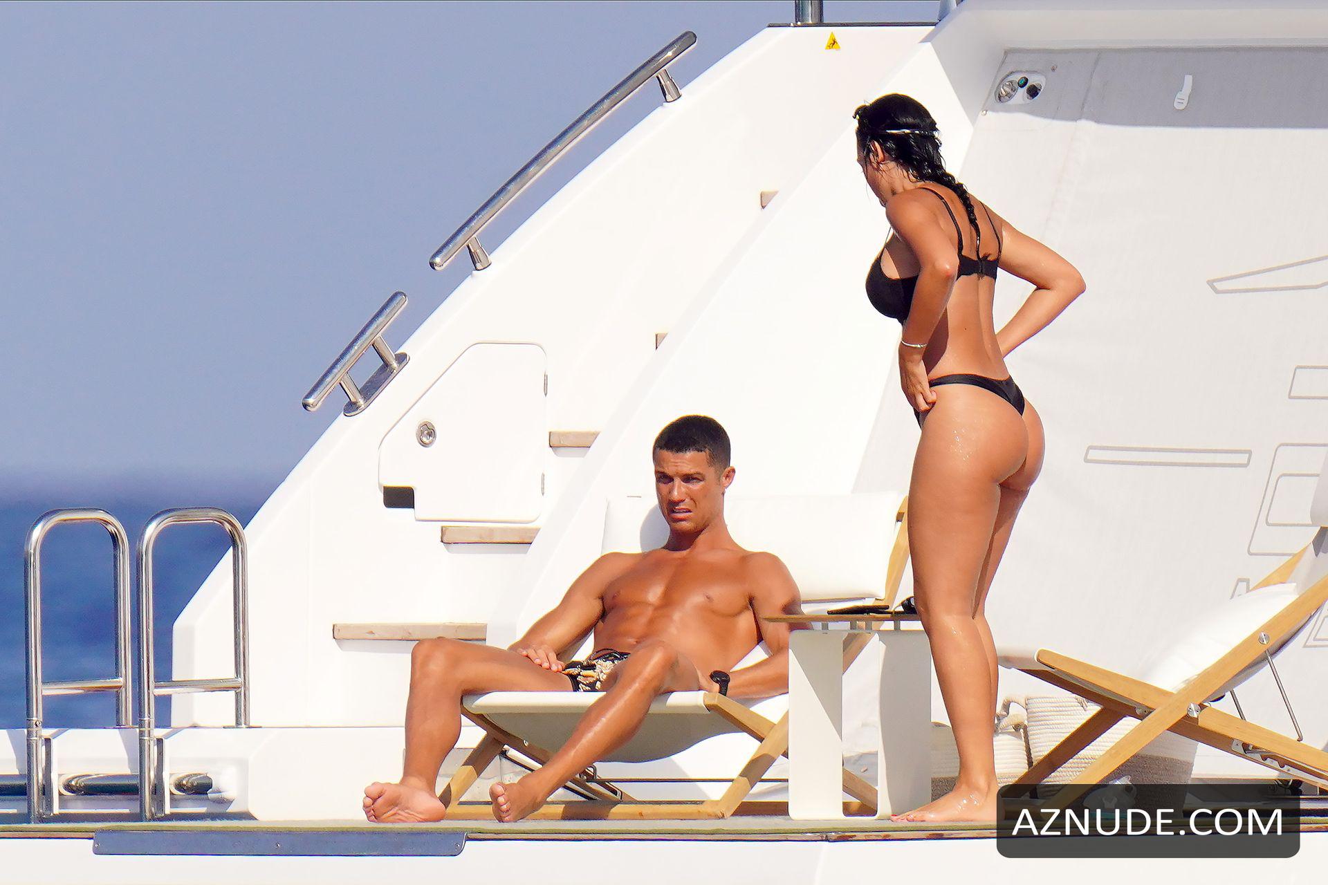 Georgina Rodriguez And Cristiano Ronaldo On A Yacht During Holidays In 