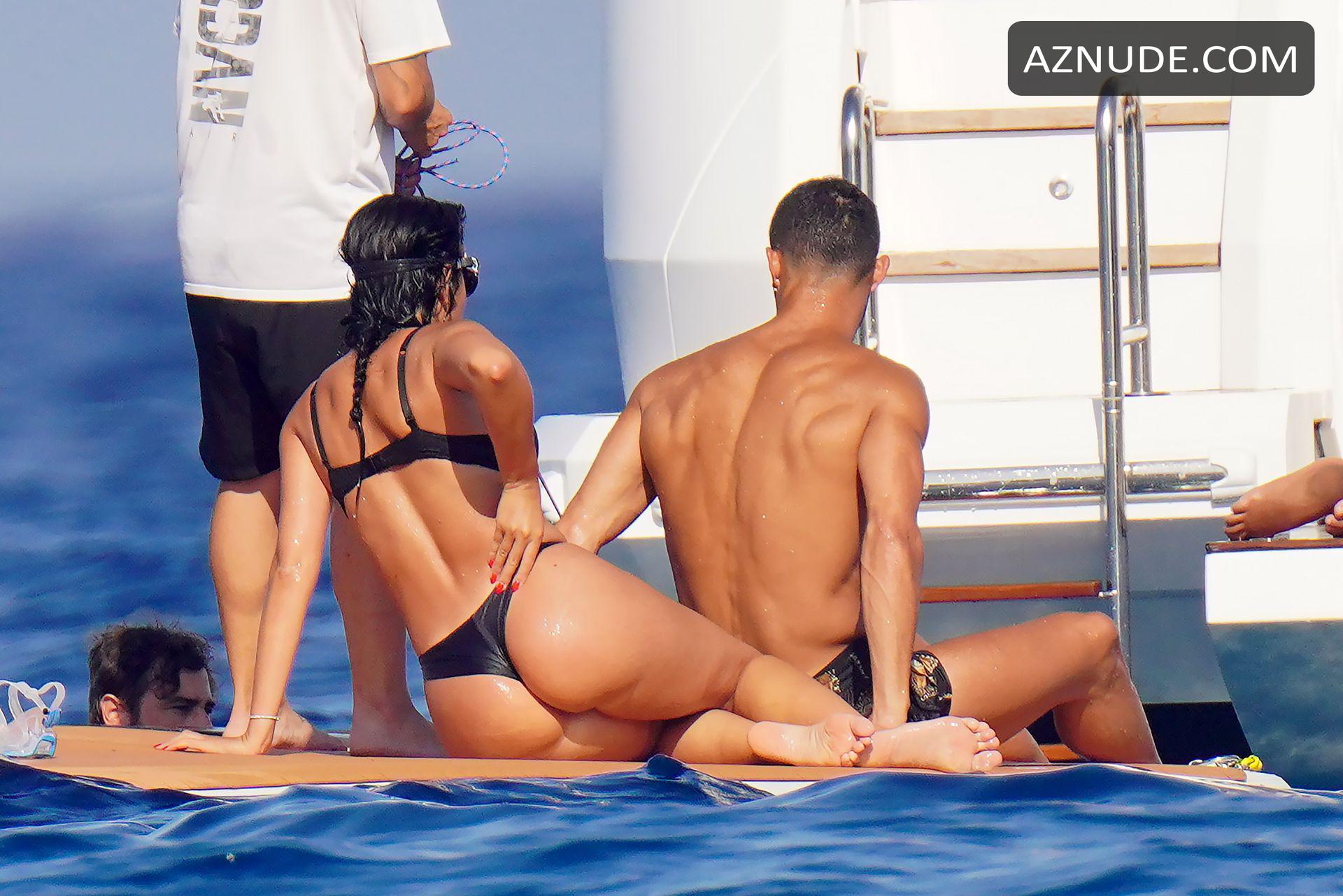 Georgina Rodriguez And Cristiano Ronaldo On A Yacht During Holidays In 6749