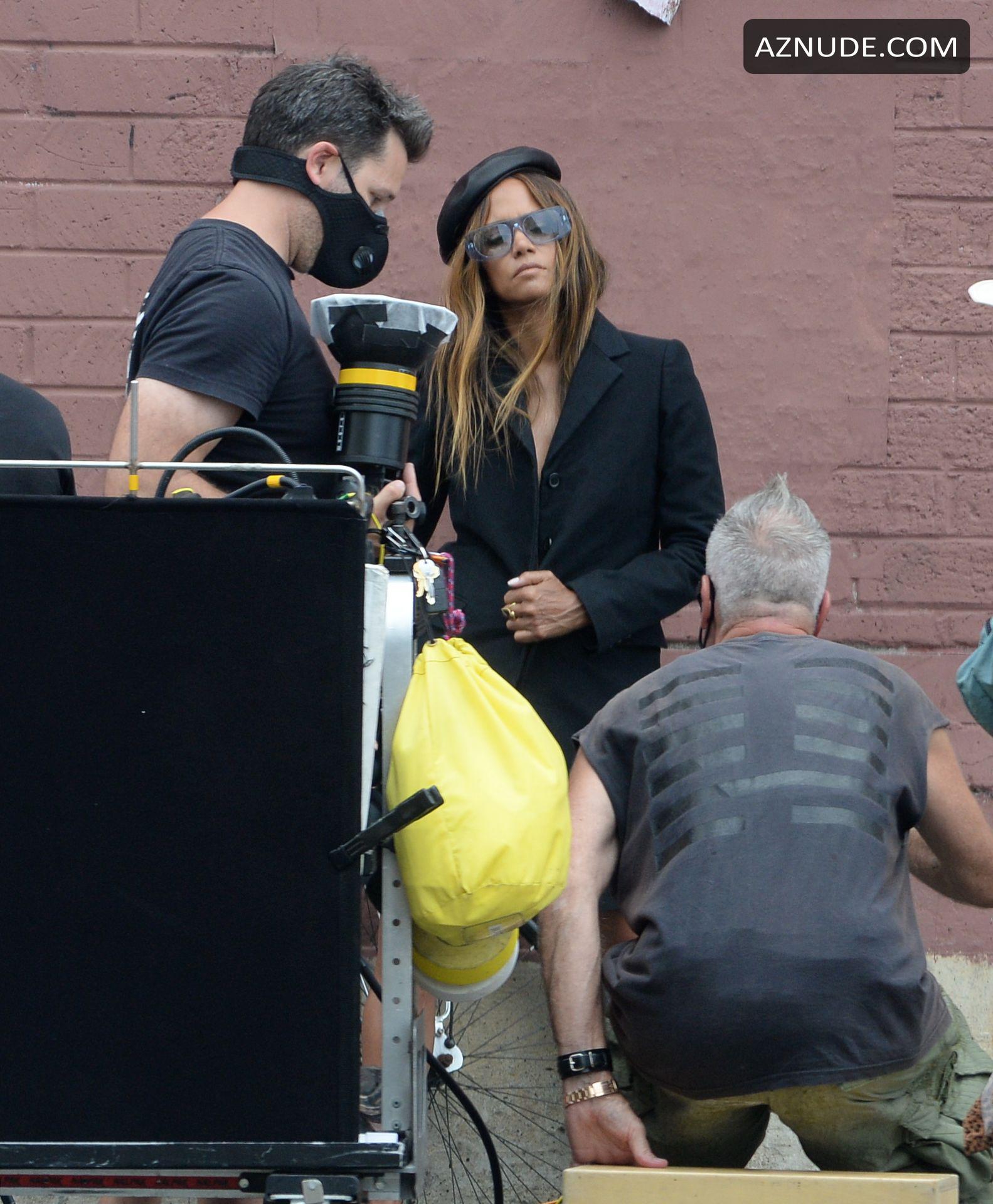 Halle Berry starts off her week doing a photoshoot in Downtown LA - AZNude