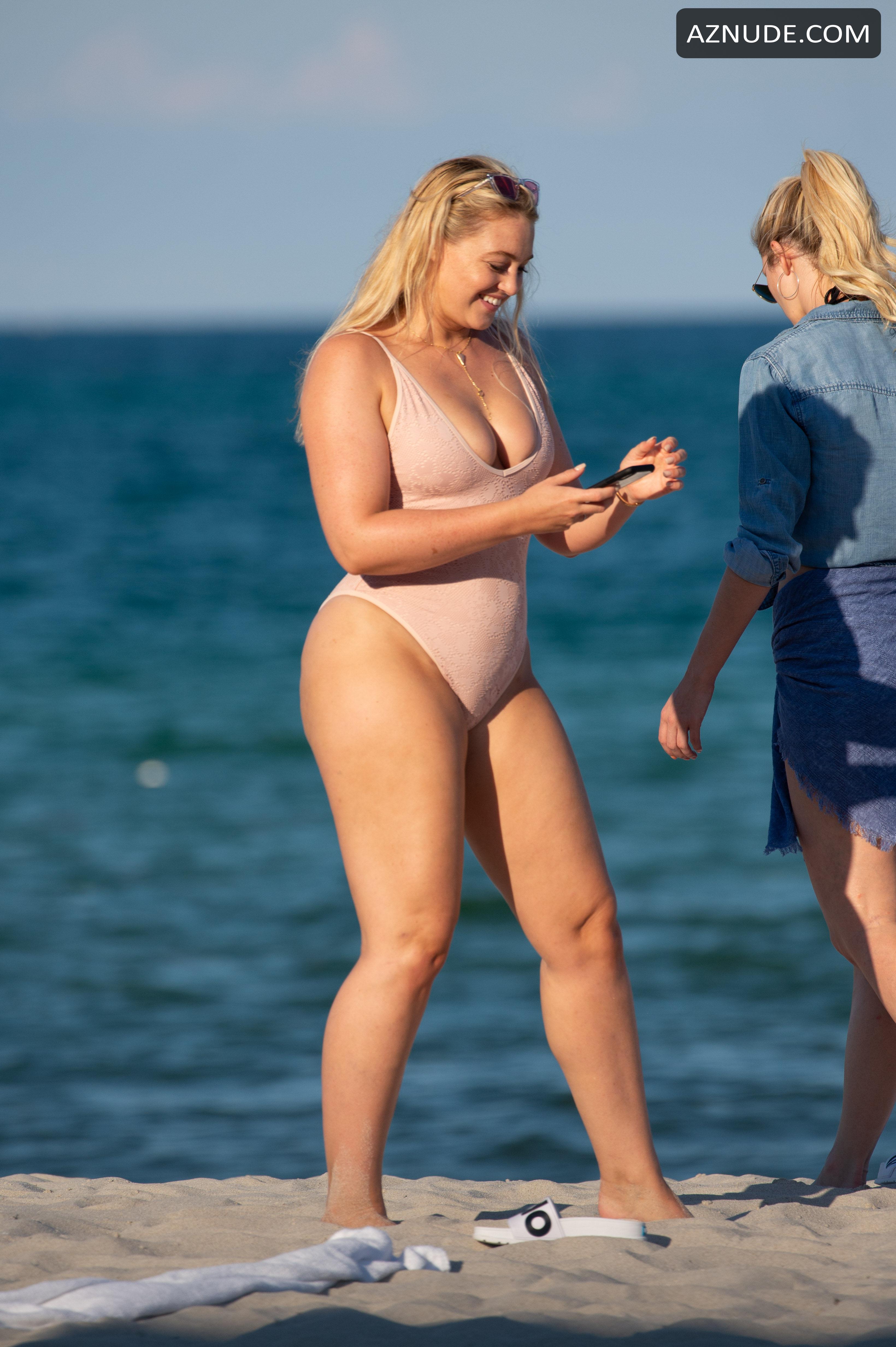 Iskra Lawrence Sexy Photos