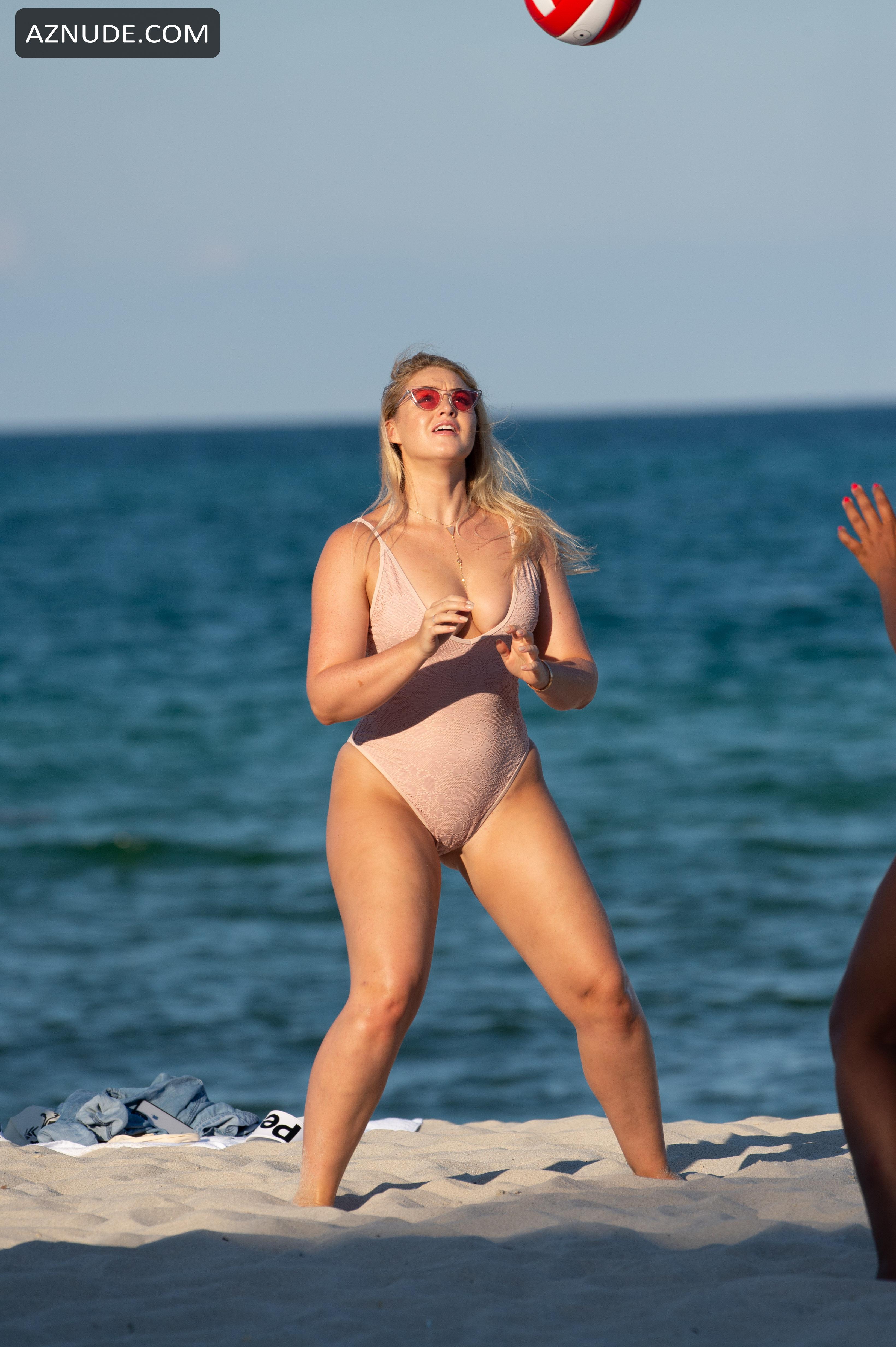 Iskra Lawrence Nude Ass