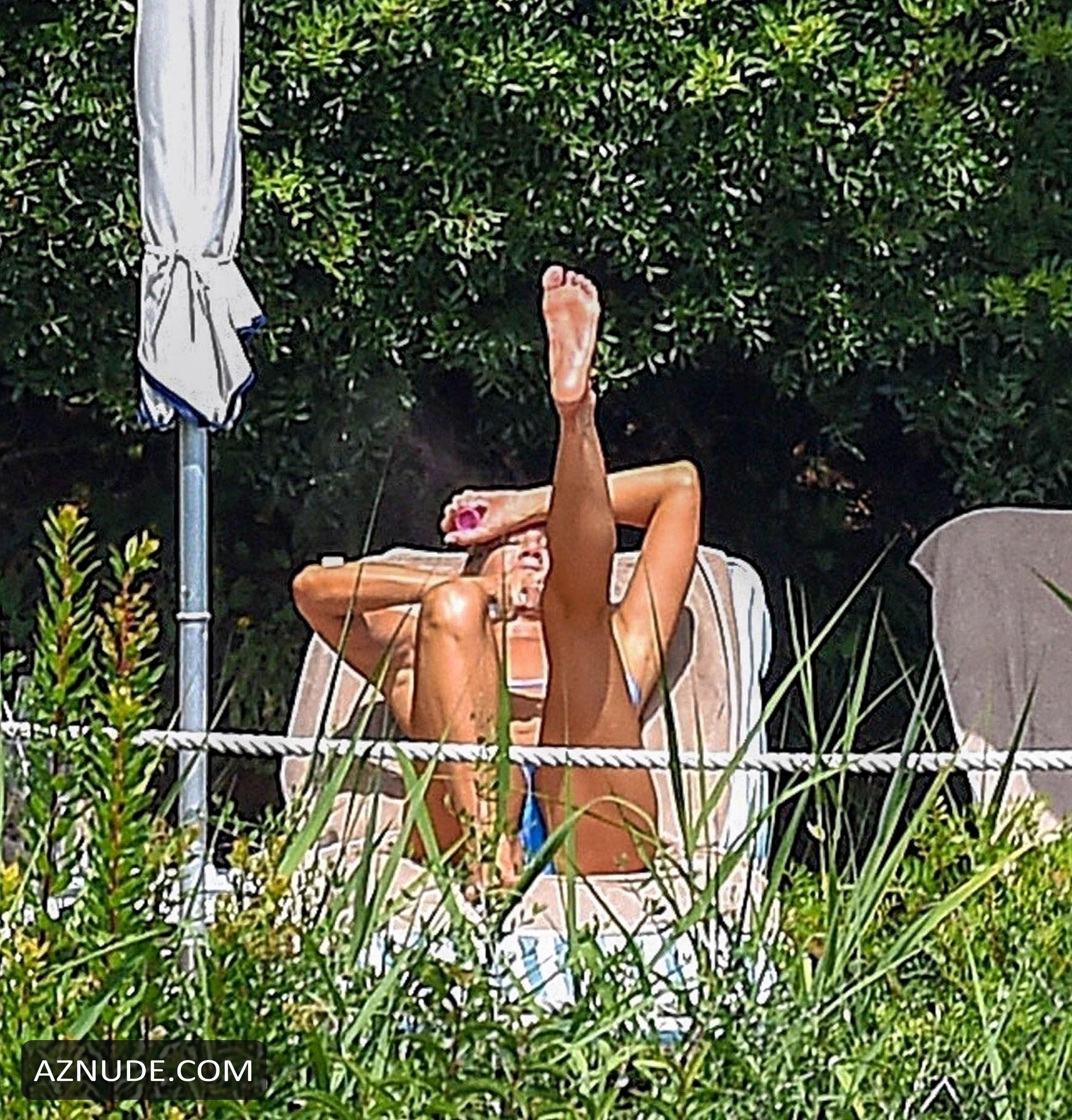 Jennifer Aniston Sexy Toned Bikini Body By The Pool In Portofino Aznude