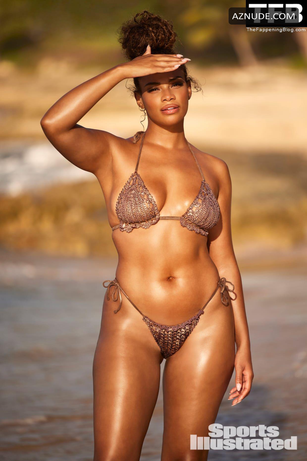 Kamie Crawford Sexy Poses Flaunting Her Hot Bikini Body In A Photoshoot