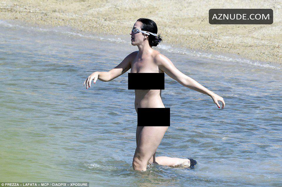 Katy Perry Naked Beach - Katy Perry And Orlando Bloom Nude at A Beach in Italy - AZNude