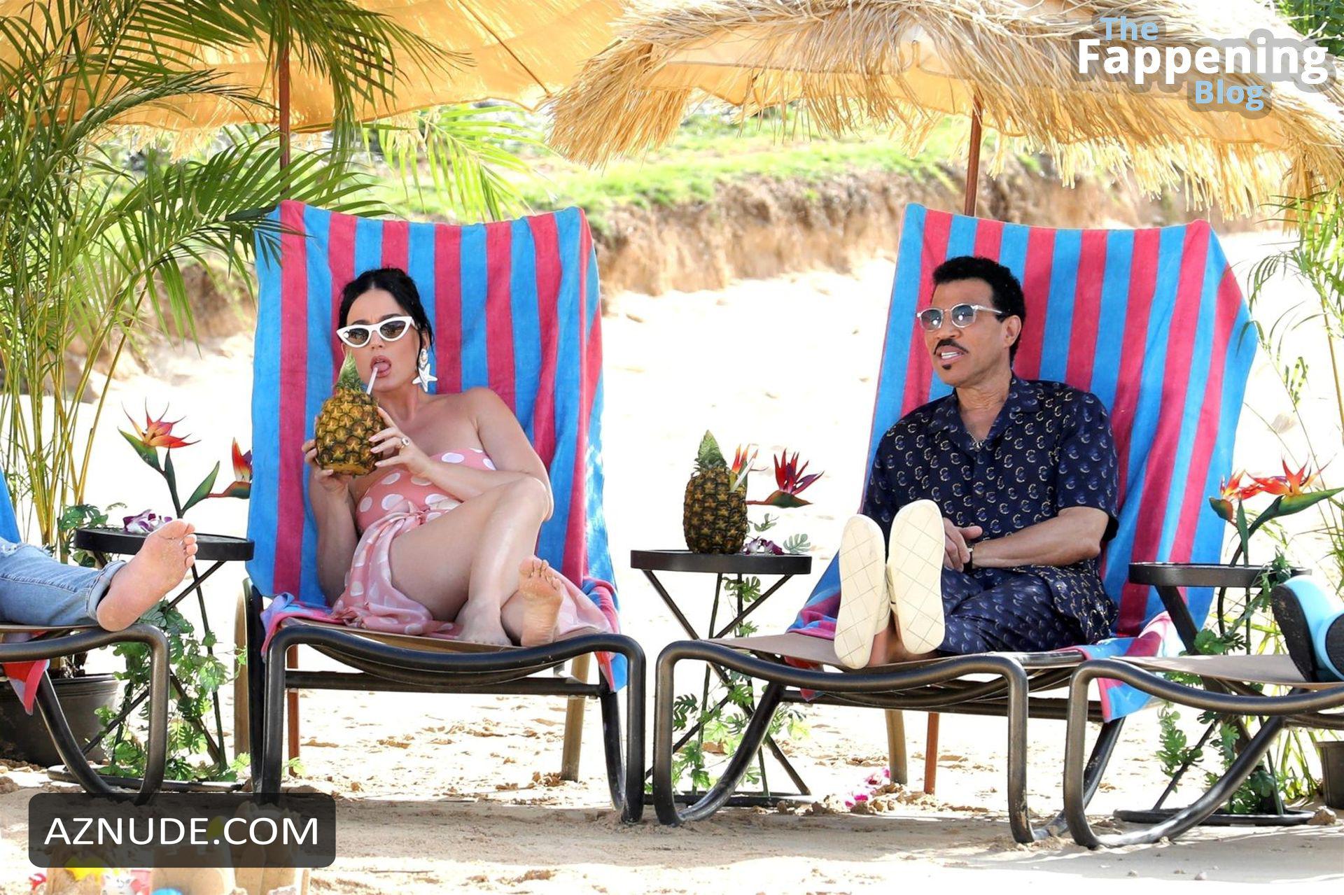 Katy Perry Sexy Shows Off Her Hot Legs During The Filming Of American Idol At Aulani Resort In 
