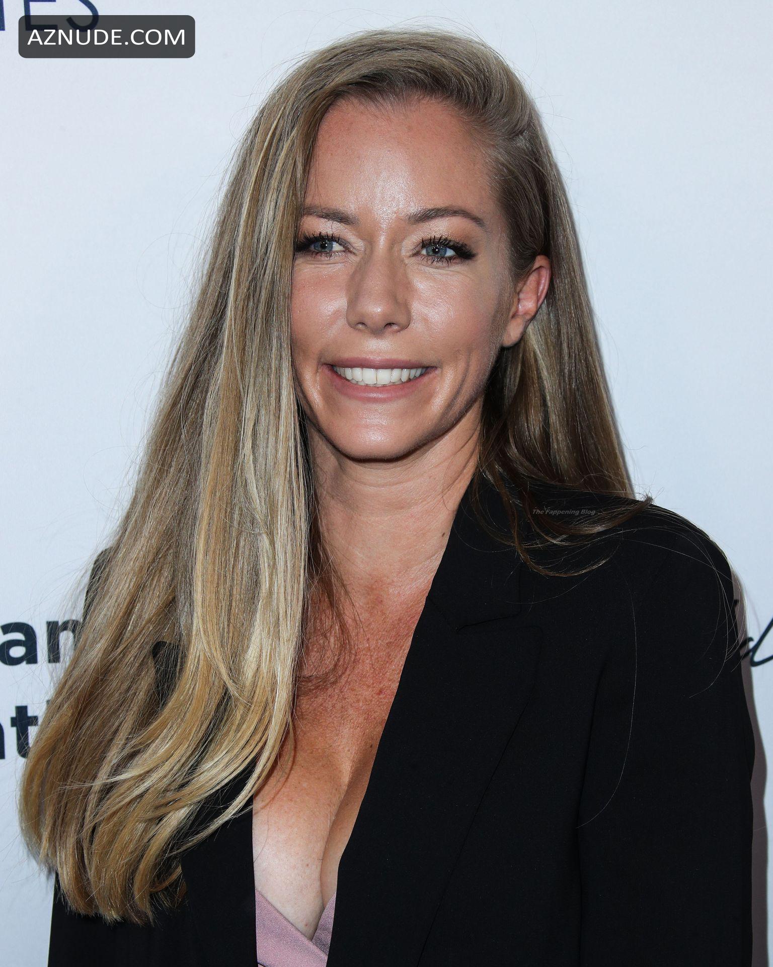 Kendra Wilkinson Sexy Shows Off Her Cleavage At The 21st Annual Harold And Carole Pump 