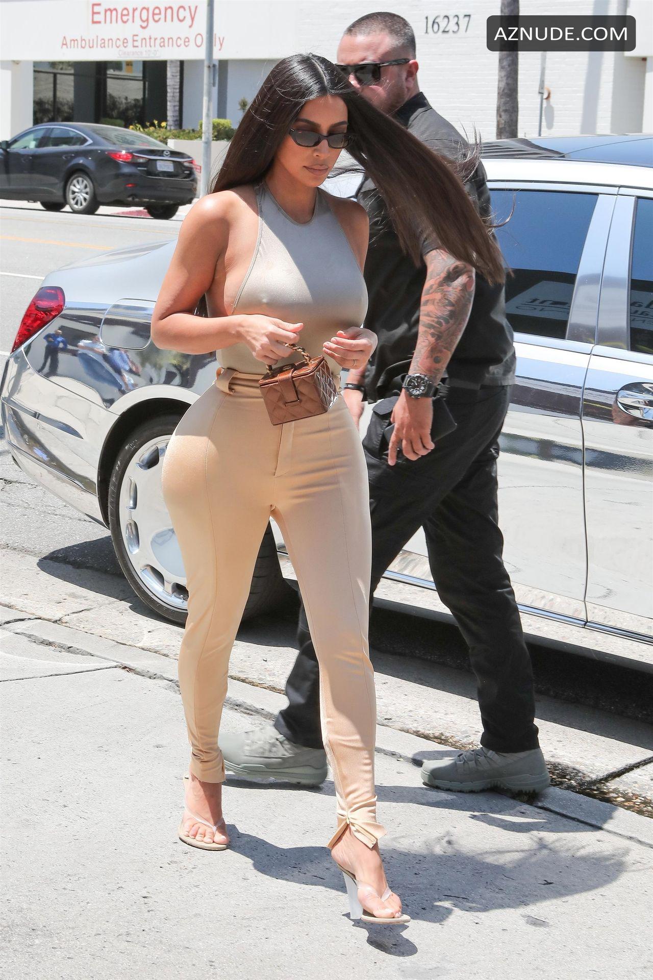 Kim Kardashian Hot At Emilio S Trattoria In Encino While Filming For Keeping Up With The