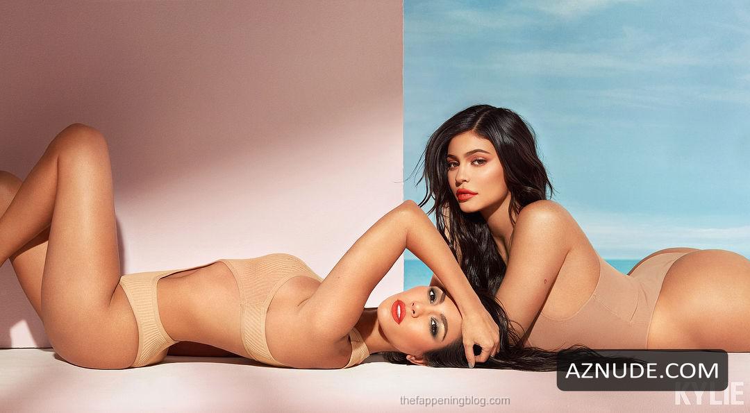 Kourtney Kardashian And Kylie Jenner Sexy For Kylie