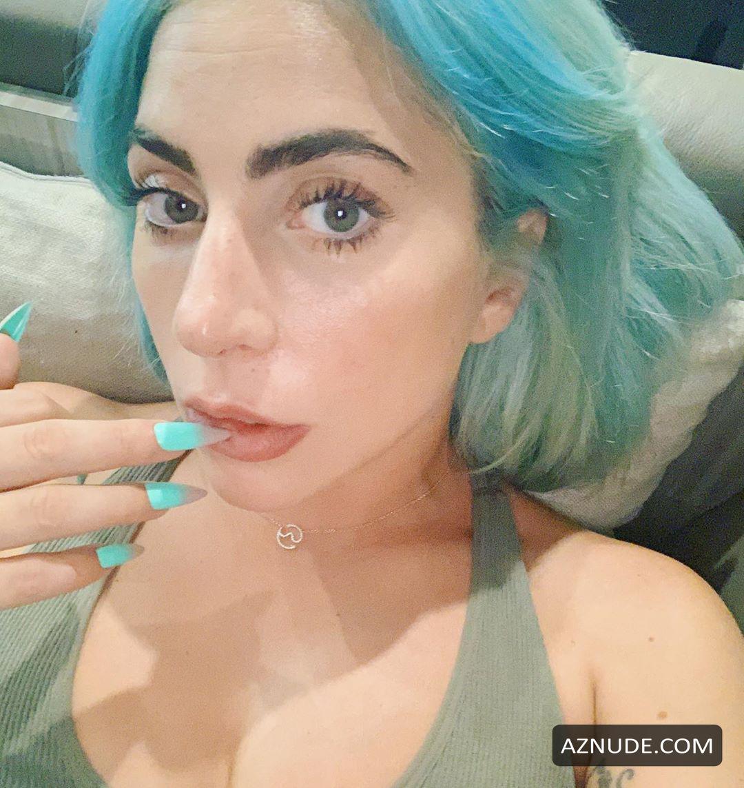 Lady Gaga Sexy Shows Off Her Sexy Body JuneAug