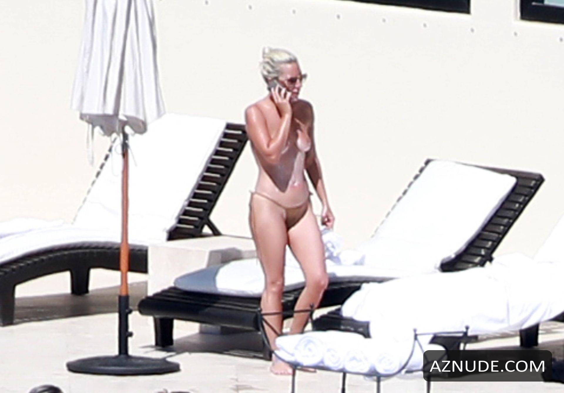 Lady Gaga Topless Sunbathing In Mexico With Friends 14 02
