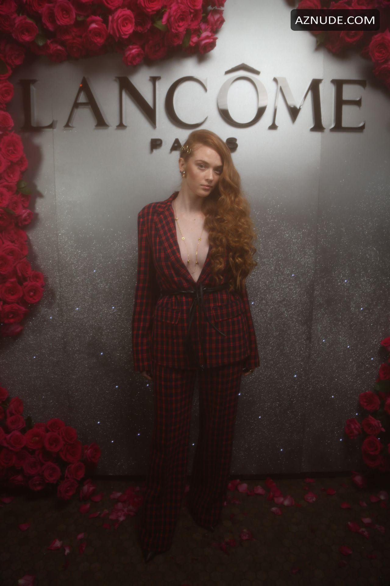 Camren Bicondova And Larsen Thompson Sexy At The Lancome X Vogue Holiday Party Photo Booth In La
