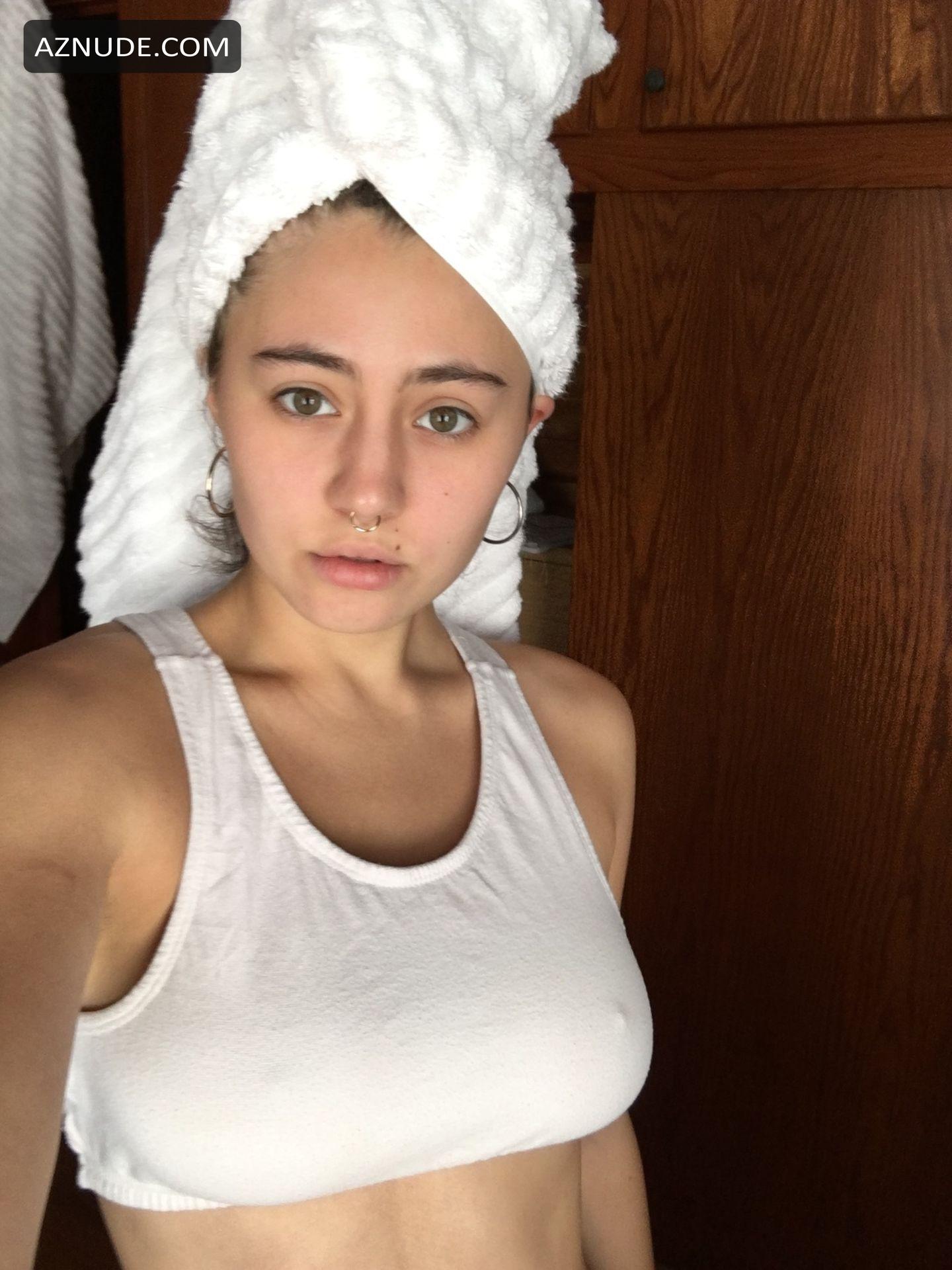 Lia Marie Johnson Sexy Pictures