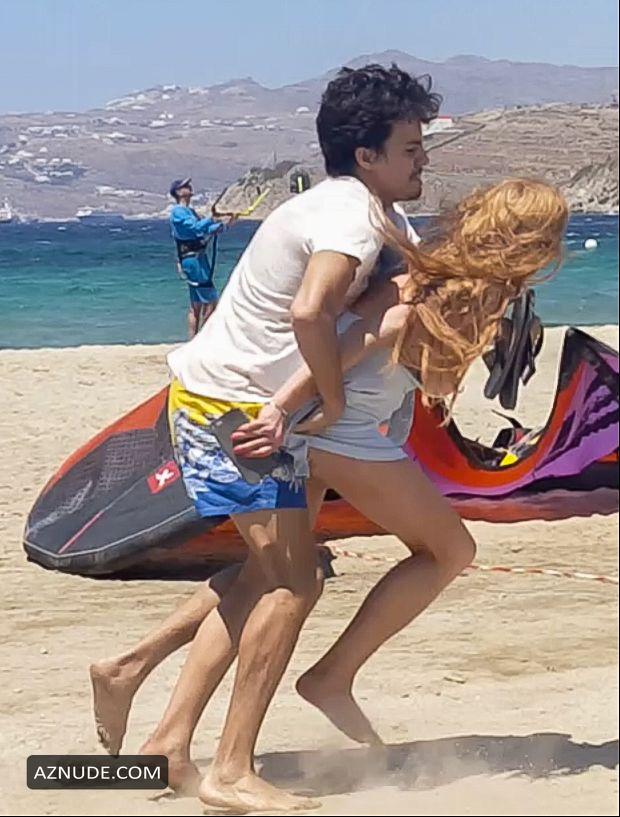 Lindsay Lohan Nude With Her Boyfriend Egor Tarabasov On the Beach in  Mykonos - AZNude