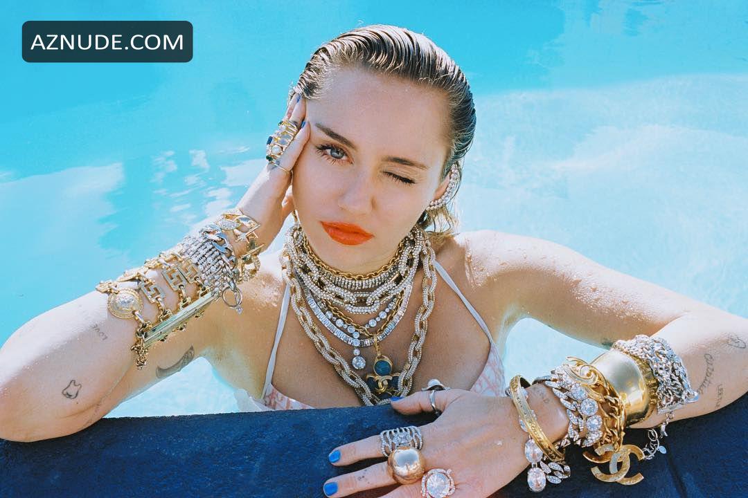 Miley Cyrus Nude Covered And Sexy Photos From Instagram March 2019 