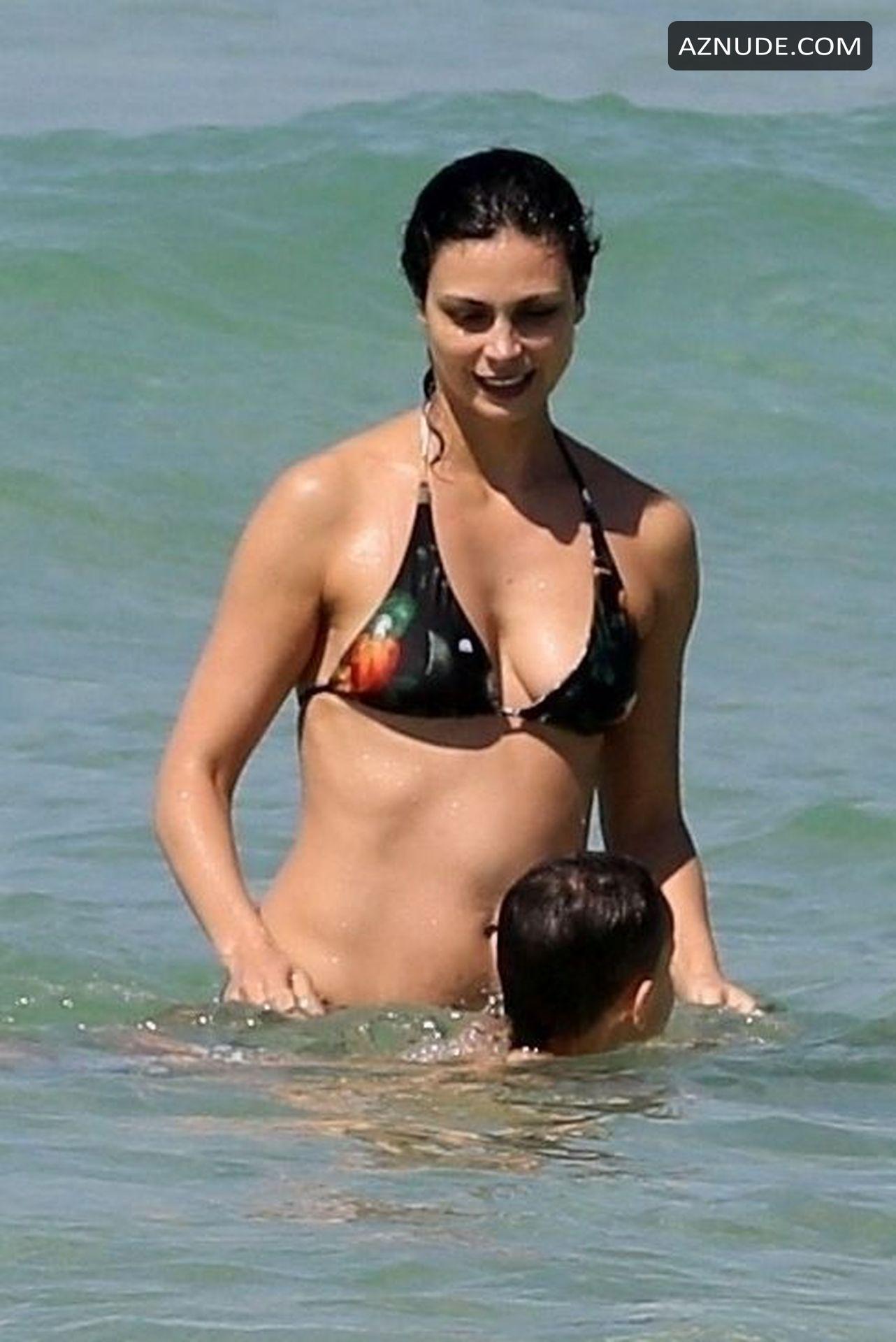 Morena Baccarin Sexy On The Beach With Her Husband Ben Mckenzie 03022019 Aznude