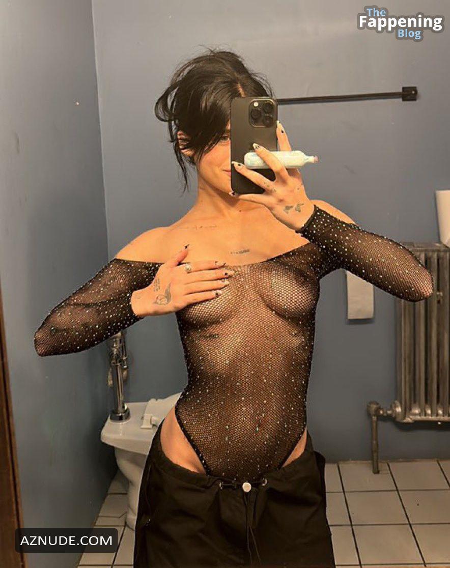 Nessa Barrett Sexy Flashes Her Hot Tits While Performing In New York