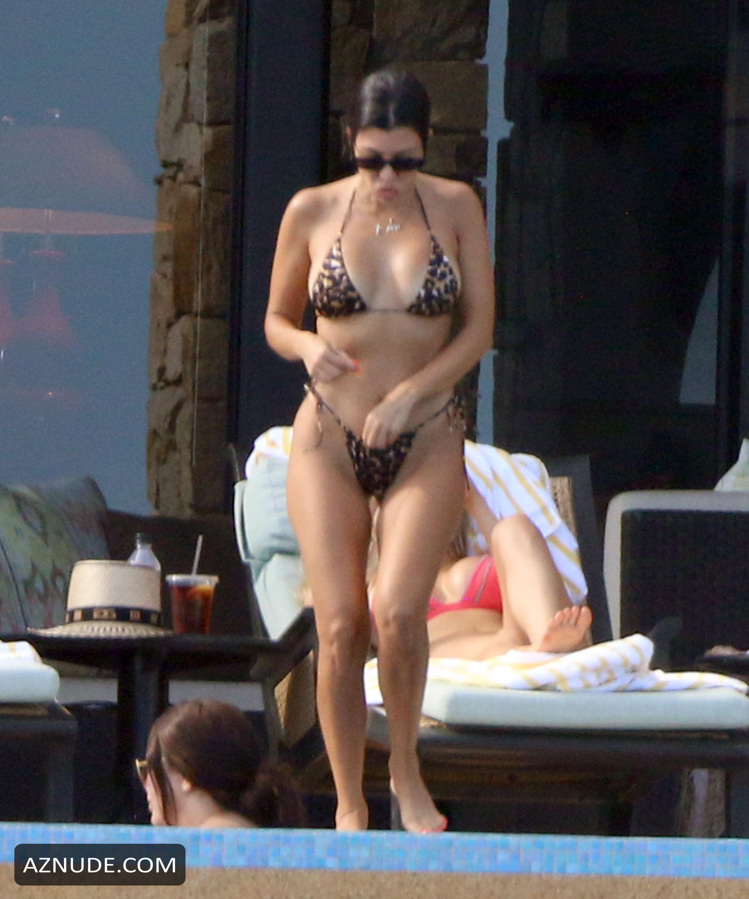 Kourtney Kardashian Fakes