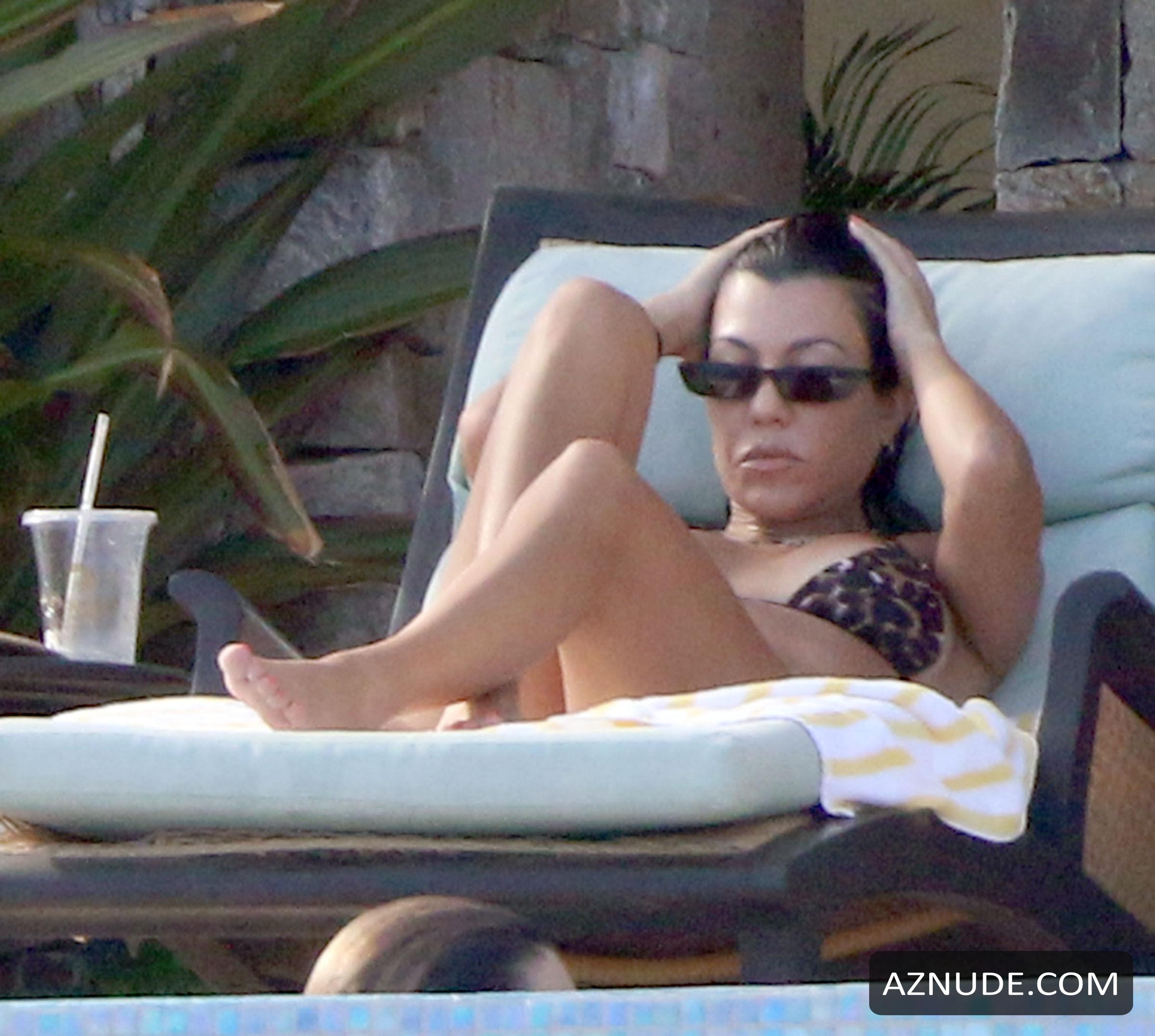 Kourtney Kardashian Fakes