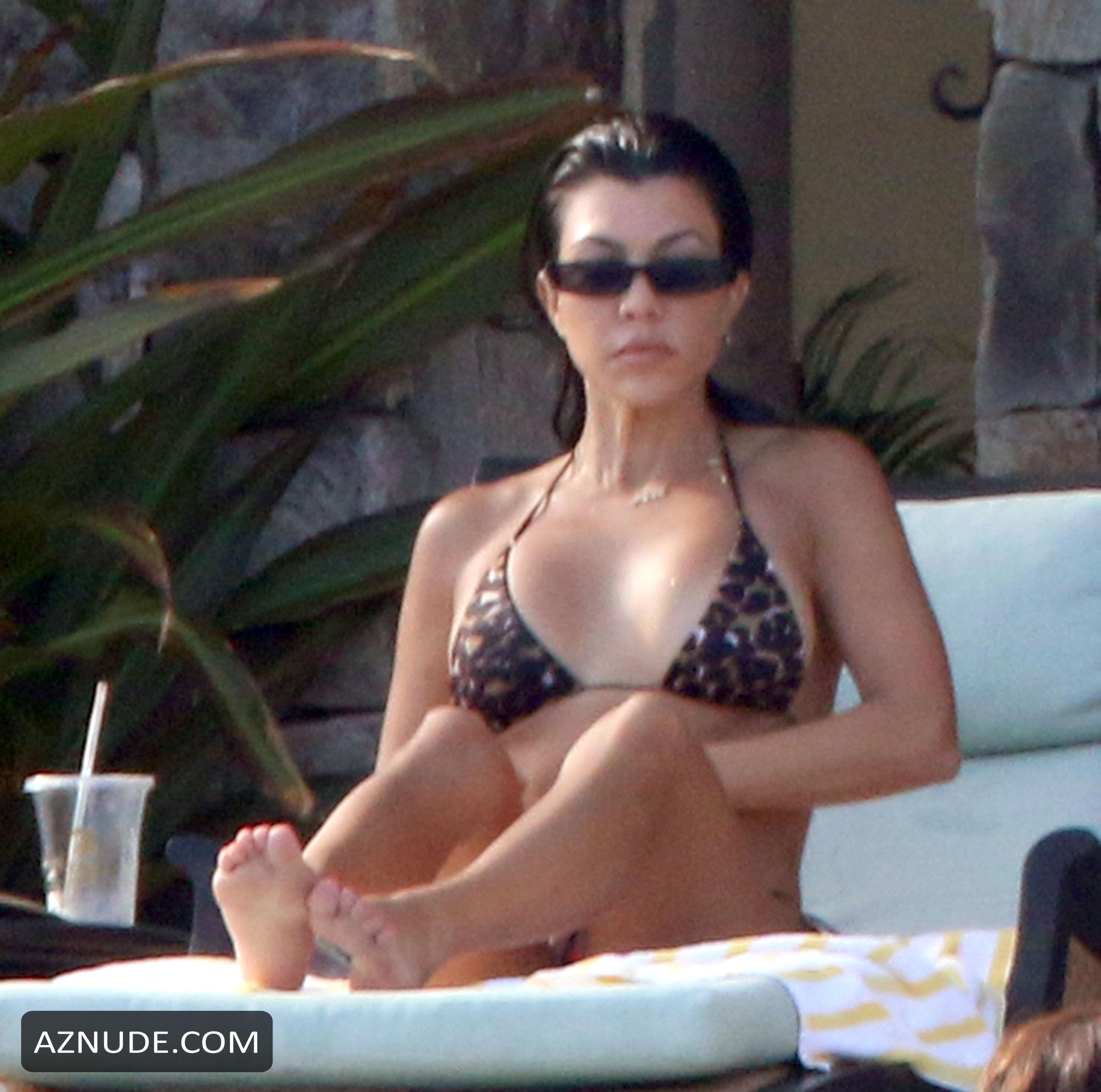 Kourtney Kardashian Fakes