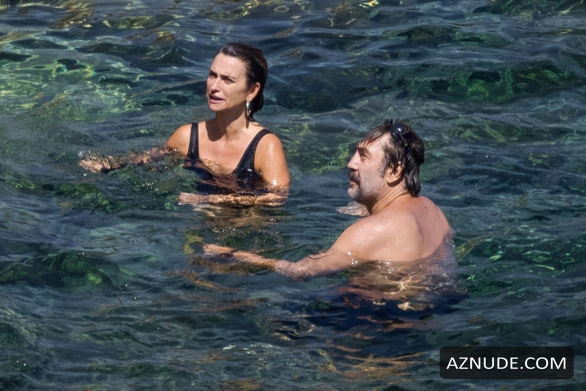 Penelope Cruz Sexy Shows off Her Toned Swimsuit Body in A Black One-Piece -  AZNude