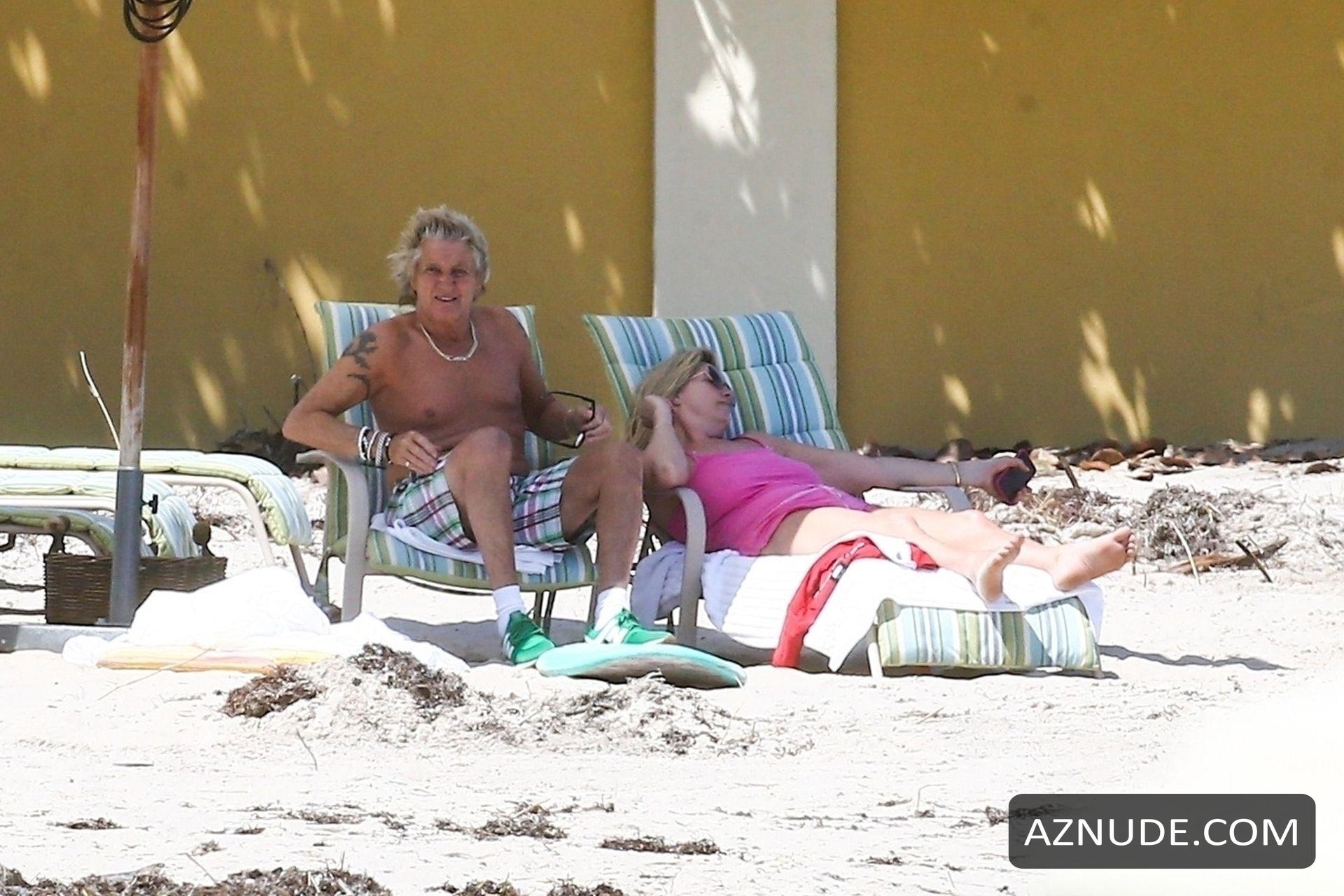 Penny lancaster topless
