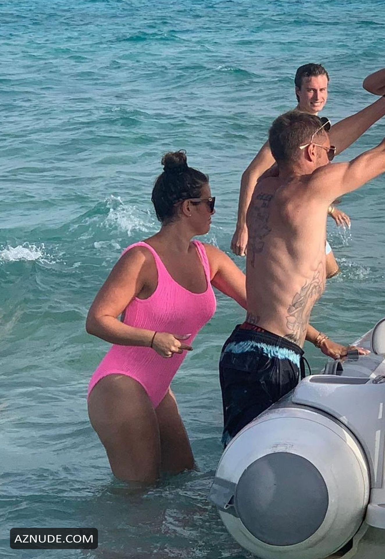 Rebekah Vardy relaxing day at the beach with Jamie Vardy - AZNude