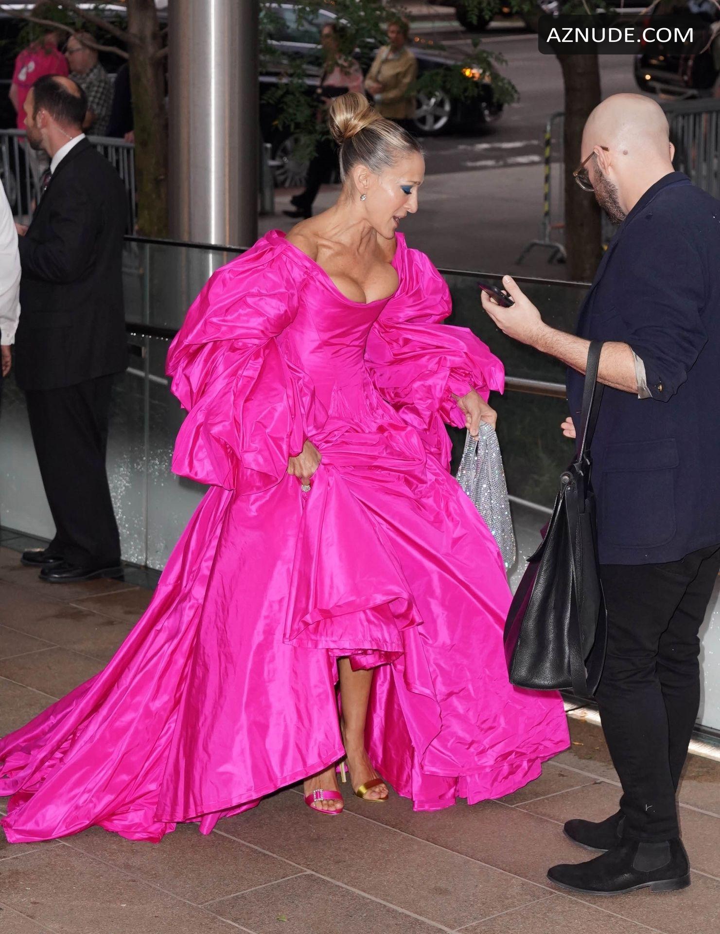 Sarah Jessica Parker Sexy In A Beautiful Pink Dress At The New York Sarah Jessica Parker Sexy In A Beautiful Pink Dress At The New York