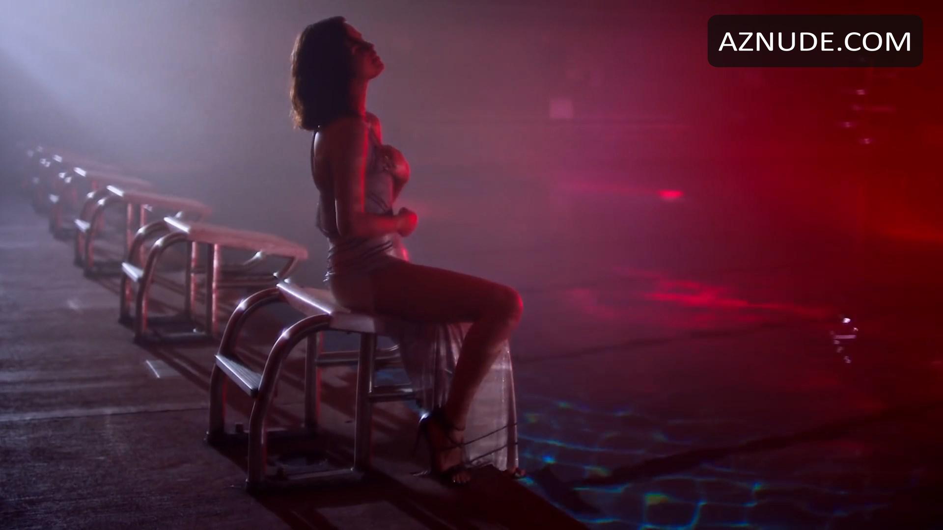 Selena Gomez Sexy In Music Video Wolves Aznude