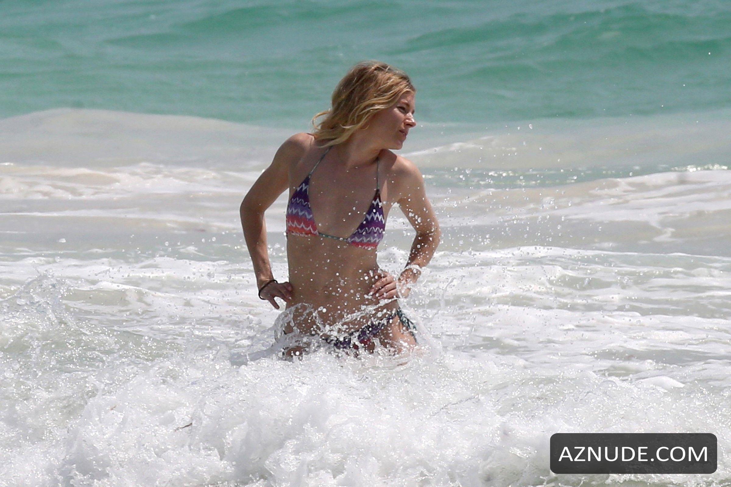 Sienna Miller Sexy Colorful Bikini At The Beach In Cancun