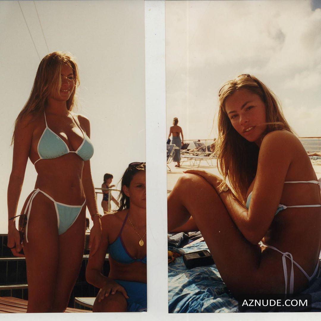 Sofia Vergara Nude Beach - Sofia Vergara flaunts her buttocks, posing in bikini with her 27-year-old  niece Claudia in the social media picture - AZNude